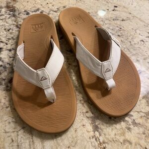 Reef White and Tan Sandals